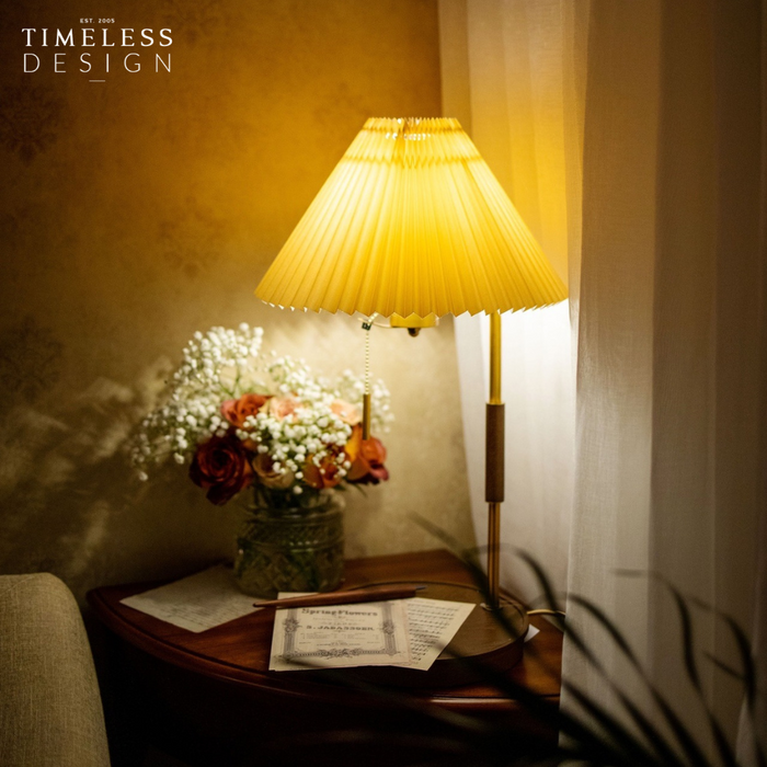 Willow Table Lamp with wireless charges