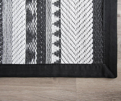 Katve Outdoor Mat (L) 180x270cm - Timeless Design